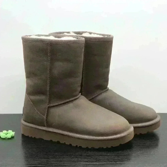 UGG Women’s Classic Brown Leather Boots - Picture 2 of 11